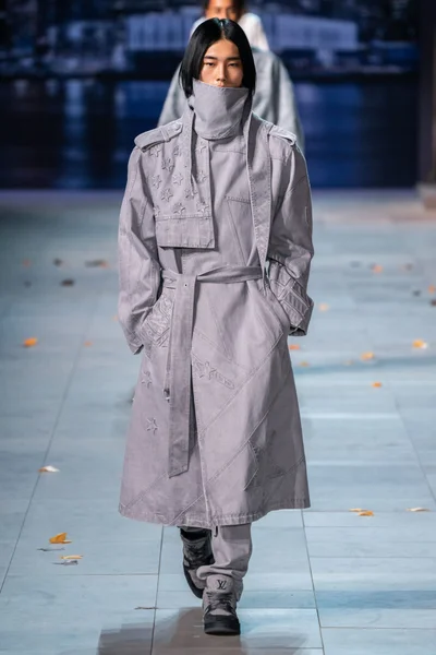 Look 10